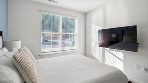 Schreibtisch, Bügeleisen/Bügelbrett, WLAN, Bettwäsche