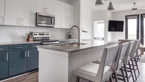 Fridge, dining tables - Landing | Stunning 2BD, Gym, Clubhouse (Lawrenceville)