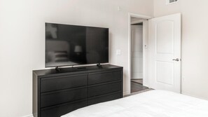 1 bedroom, desk, iron/ironing board, WiFi - Landing | Amazing 1BD, Clubhouse, Gym (Houston)