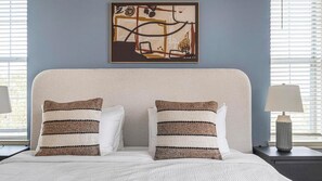 Desk, iron/ironing board, WiFi, bed sheets - Landing | Stunning 2BD, Gym, Clubhouse (Houston)