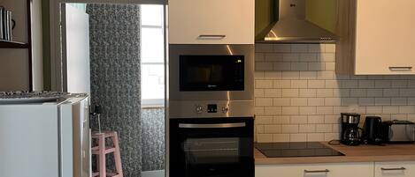 Frigorífic, microones, forn i placa de cuina