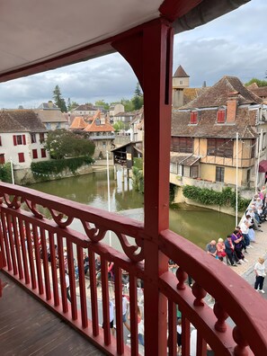 Property grounds - Clara Panoramic Terrace T2 Apartment with Wi-Fi (Salies-de-Béarn)