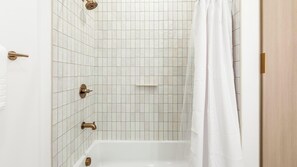Bathroom - Landing | Modern 1BD, Gym, Pool (Enterprise)