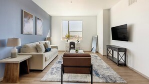 Smart TV - Landing | Modern 1BD, Gym, Pool (Enterprise)