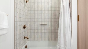 Bathroom - Landing | Amazing 2BD, Gym, Pool (Enterprise)