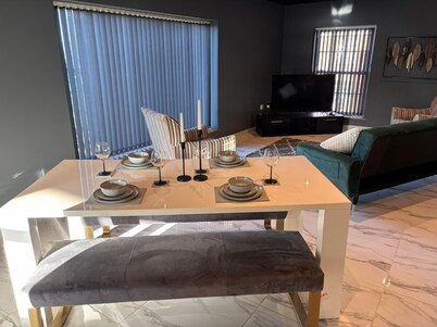 Rural Lake View Retreat, Free Parking