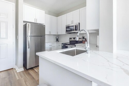 Landing | Spectacular 1BD, Clubhouse, Gym