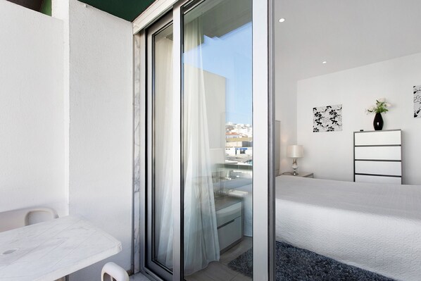 Iron/ironing board, WiFi, bed sheets - Natalina T1 Apartment with Balcony and Wi-Fi (Nazaré)
