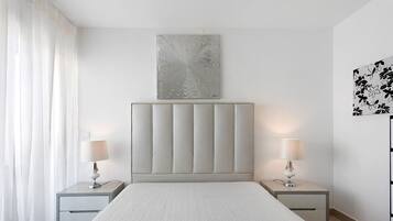 Iron/ironing board, WiFi, bed sheets