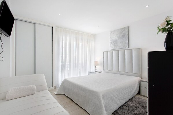 Iron/ironing board, WiFi, bed sheets - Natalina T1 Apartment with Balcony and Wi-Fi (Nazaré)