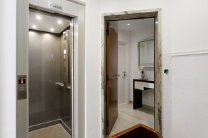 Interior - Natalina T1 Apartment with Balcony and Wi-Fi (Nazaré)