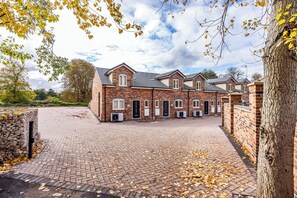 Exterior - 6 Riverside Mews (Derby)