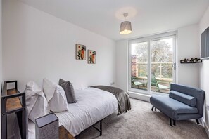 3 bedrooms, individually decorated, individually furnished, free WiFi - 6 Riverside Mews (Derby)