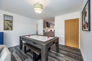 Games room - 6 Riverside Mews (Derby)