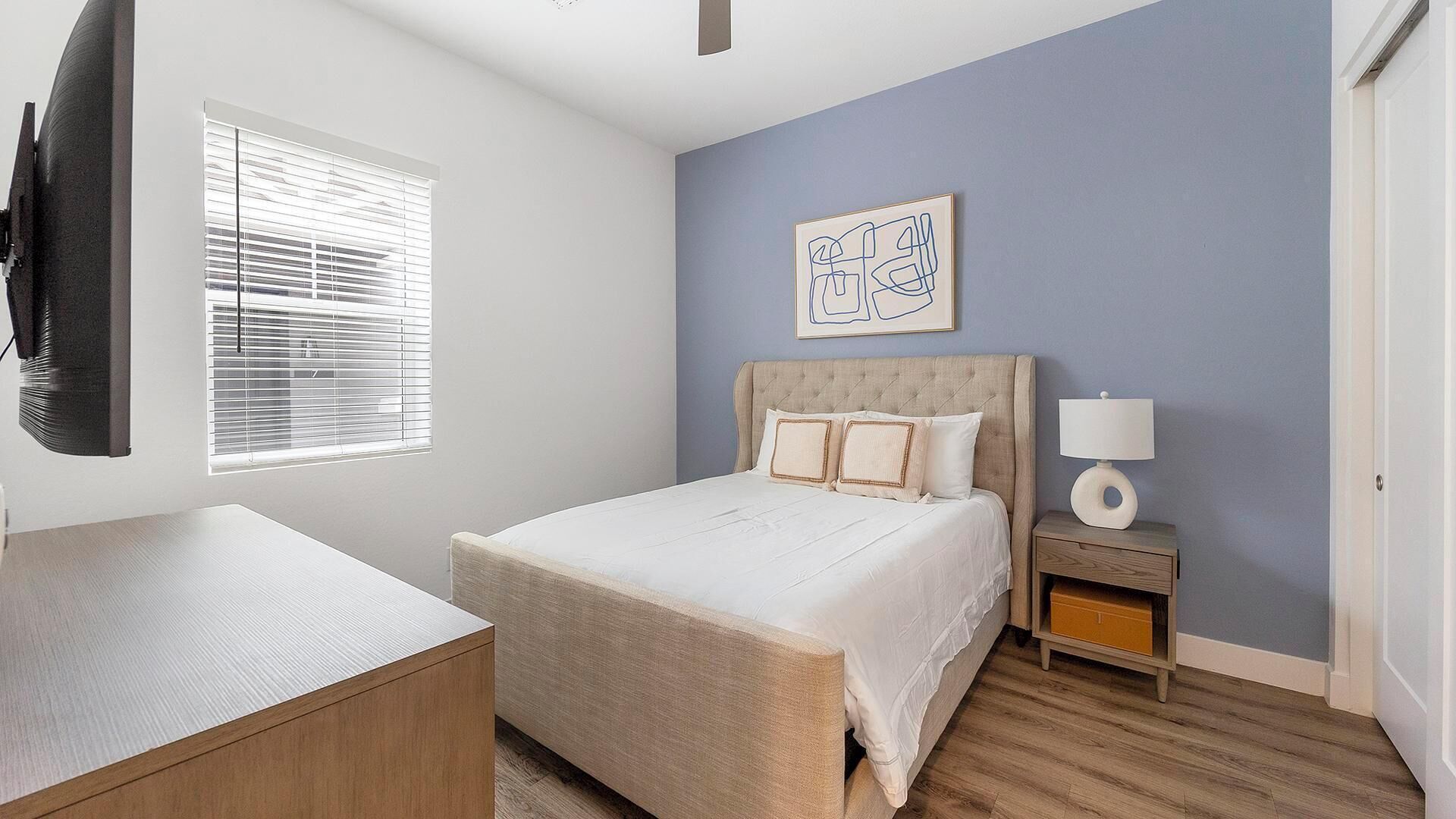 Schreibtisch, Bügeleisen/Bügelbrett, WLAN, Bettwäsche