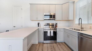 Kühlschrank, Esstisch