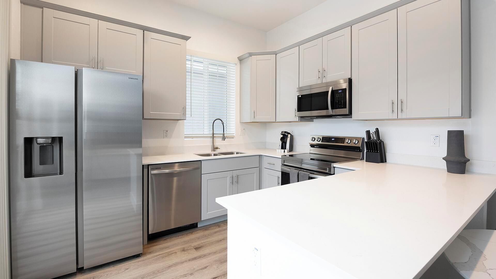 Kühlschrank, Esstisch