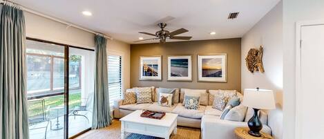 Fernseher, DVD-Player, Arbeitsbereiche