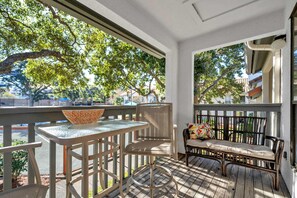 Outdoor dining - Exclusive 2BR condo w/ pools & hot tub (Miramar Beach)