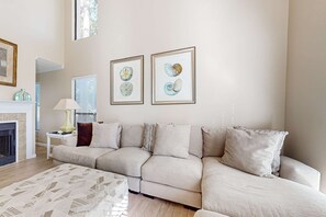 TV, DVD player - Exclusive 2BR Retreat: Steps to Beach & Tennis (Miramar Beach)