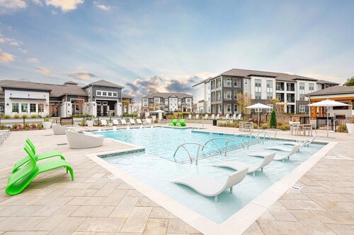 Landing | Amazing 2BD, Pool, Yoga Studio