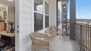 Property grounds - Landing | Beautiful 2BD, Clubhouse, Pool (Memphis)