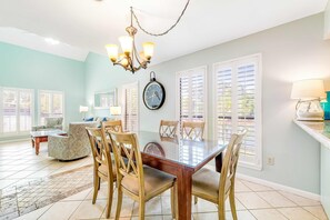 Dining - Exclusive Beach Access & Tennis Court Views (Miramar Beach)