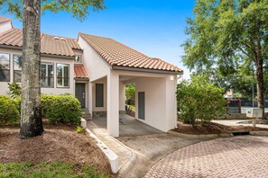 Exterior - Exclusive Beach Access & Tennis Court Views (Miramar Beach)