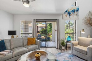 TV, DVD player, stereo - Exclusive 2BR retreat: Pool, beach access (Miramar Beach)