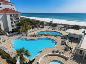 Pool - Exclusive 2BR retreat: Pool, beach access (Miramar Beach)