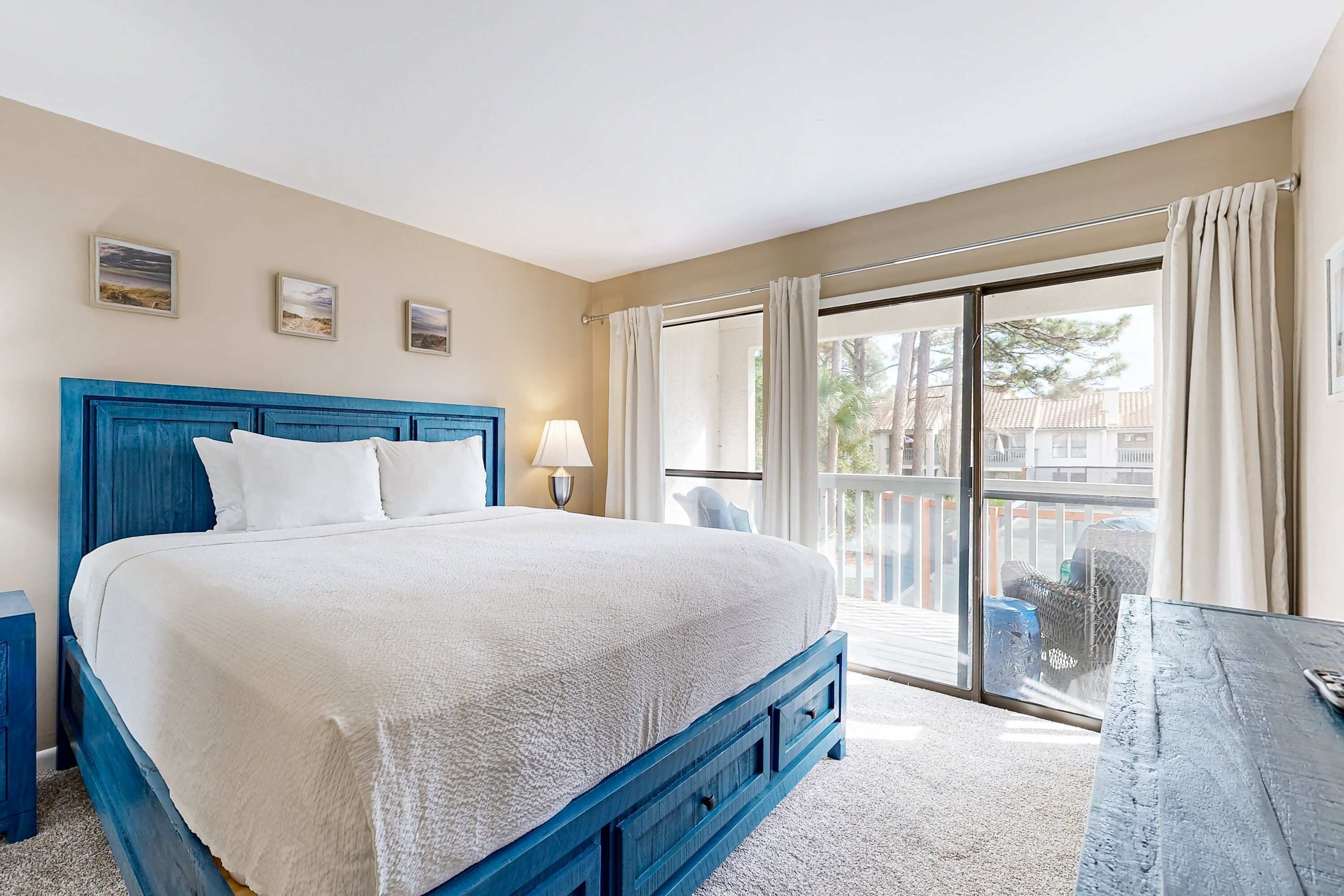 2 bedrooms, iron/ironing board, WiFi