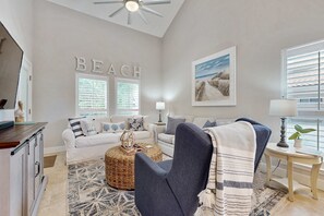 TV, offices - Private beach access, tennis retreat, 8 guests (Miramar Beach)