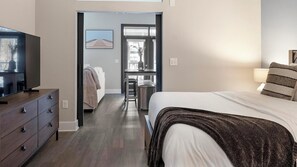 Desk, iron/ironing board, WiFi, bed sheets - Landing | Stylish 1BD, Courtyard, Clubhouse (Decatur)