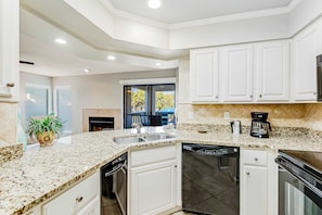 Private kitchen - Beach access + resort amenities at TOPS'L (Miramar Beach)