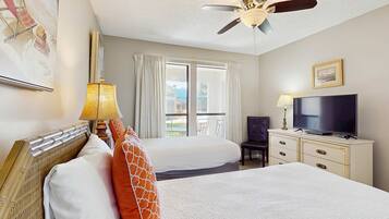 2 bedrooms, iron/ironing board, WiFi