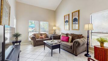 Televisión, reproductor de DVD, estéreo y oficina