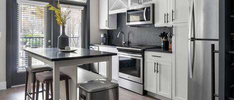 Refrigerador y comedor