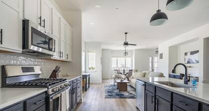 Landing | Amazing 3BD in Lee's Summit