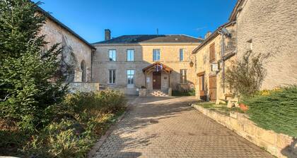Spacious Holiday Home in Sorges-et-Ligueux-en-Périgord – Up to 6 Guests