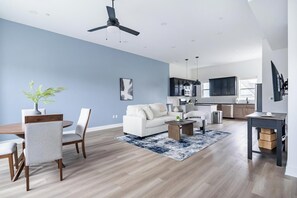 Smart TV - Landing | Incredible 3BD in Lee's Summit (Lee's Summit)