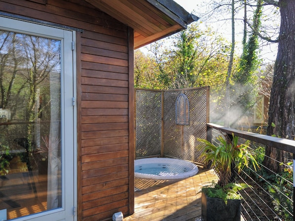 Bain à remous extérieur