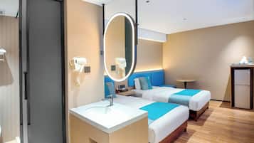 Habitación Confort con 2 camas individuales | Escritorio y wifi gratis