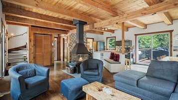 Télévision, cheminée