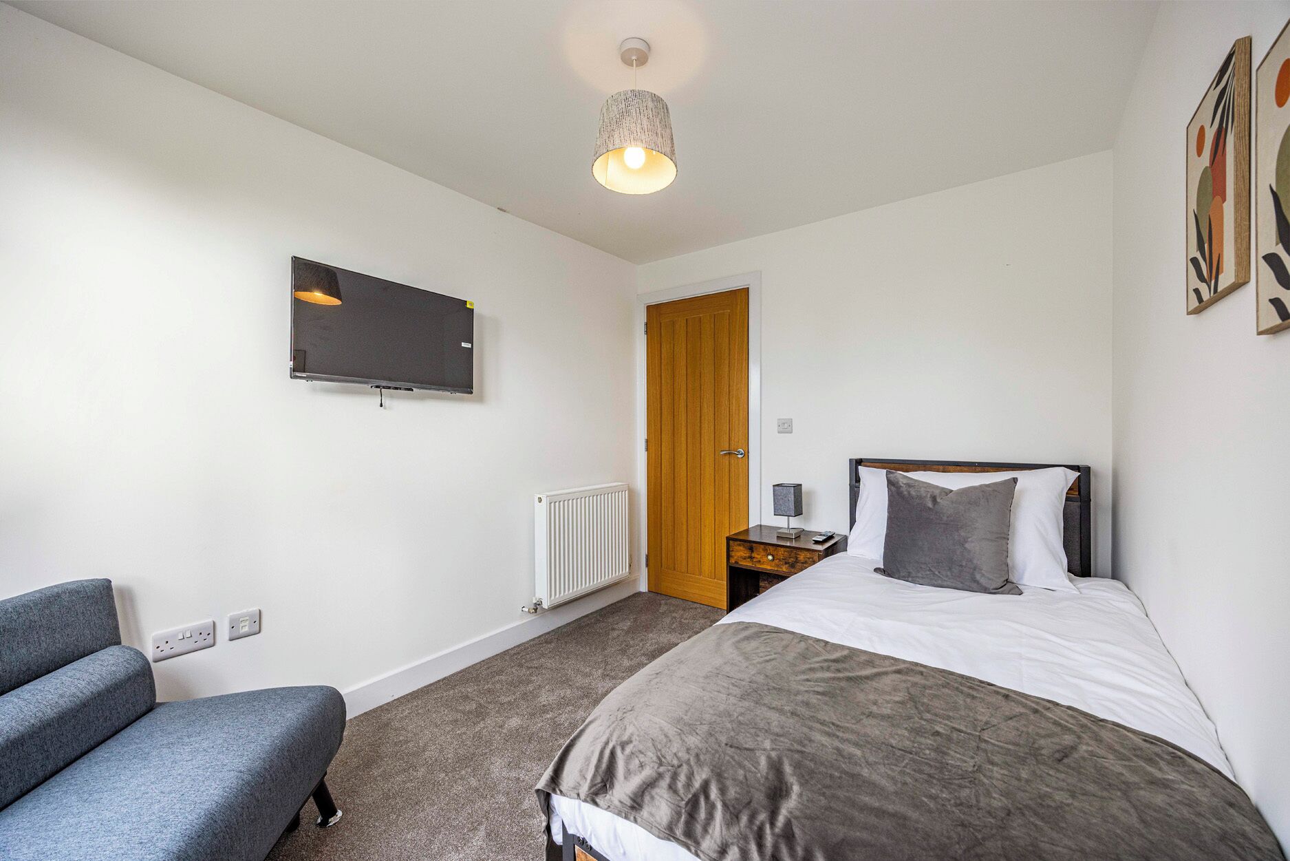 3 makuuhuonetta, yksilöllisesti sisustettu, yksilöllisesti kalustettu