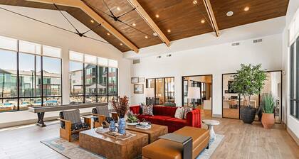 Landing | Chic 2BD, Clubhouse, Gym