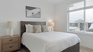 Desk, iron/ironing board, WiFi, bed sheets - Landing | Modern 2BD, Clubhouse, Gym (Longmont)