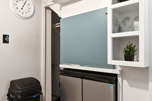 Pullen 25 - Welcome Home + Modern Style + Free Parking