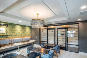 Dining - Landing | Chic 1BD, Gym, Pool (Leander)