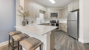Fridge, dining tables - Landing | Stylish 1BD, Gym, Courtyard (Austin)
