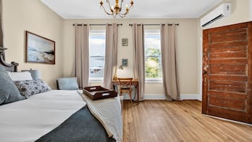 Skrivbord, strykjÀrn/strykbrÀda, resesÀng och wi-fi